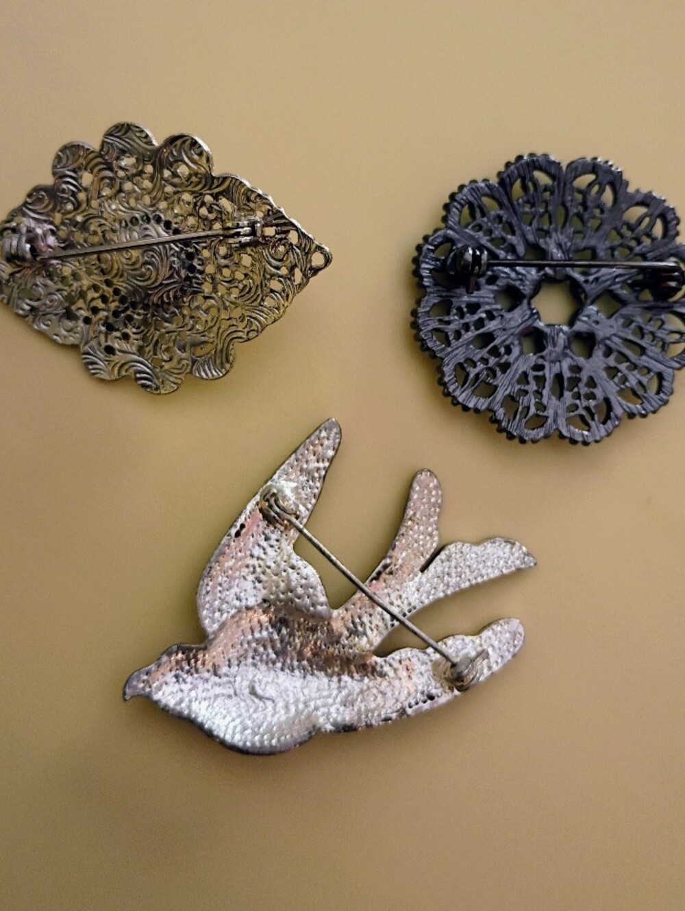 3 Vintage Brooch Pins Marcasite Pearl CZ - Bird Flower Pearl, Very Good Cond! - Picture 3 of 12